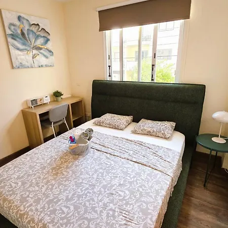 Sunny 2br Getaway Steps From The With Wi-fi * Larnaca