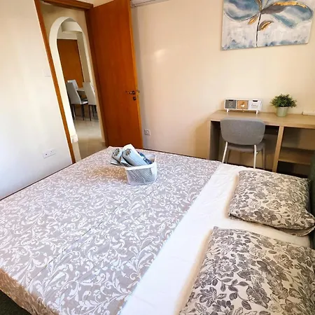 Sunny 2br Getaway Steps From The With Wi-fi * Larnaca