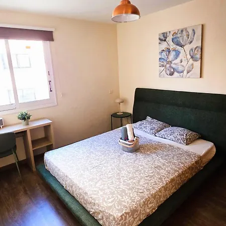 Coastal 2br Haven Walk To The Apartment