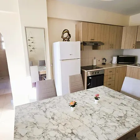 Coastal 2br Haven Walk To The *