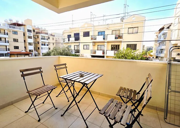 Apartamento Sunny 2br Getaway Steps From The With Wi-fi *